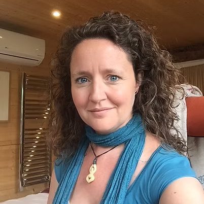 42451a_284f2851e96e455c8dfb69a58932a46emv2